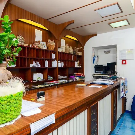 Terme Marina فندق 3*